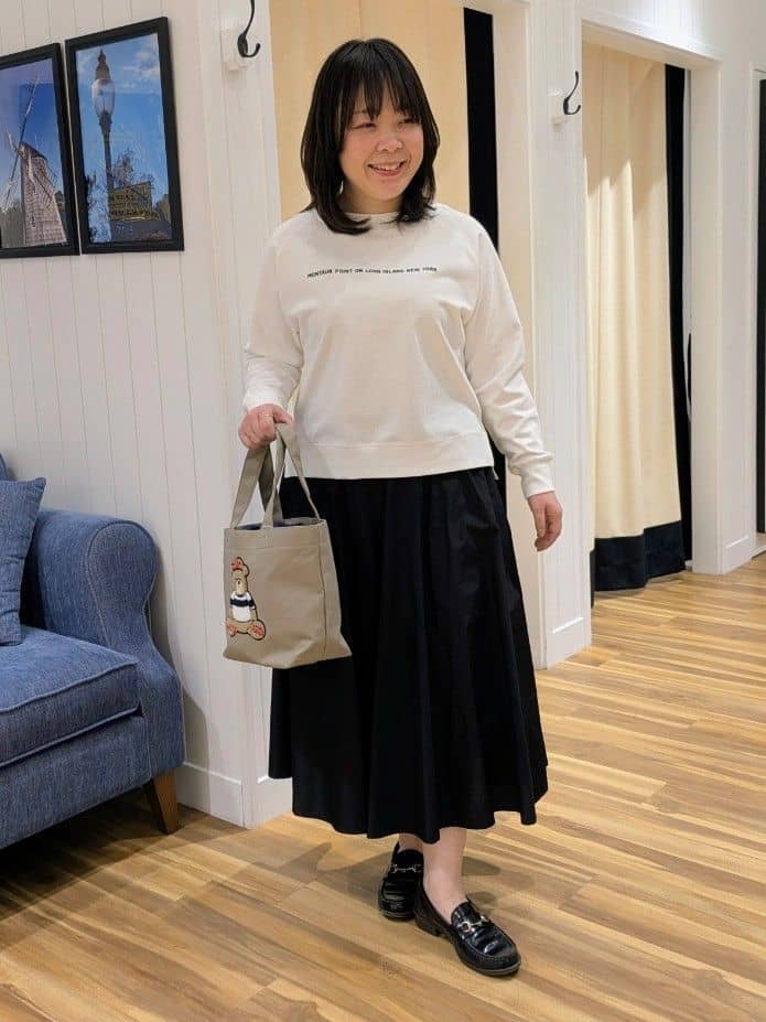  naomiさんの「Dessin｜【洗える】ラグラン切り替えミニロゴカットソー」を使ったコーディネート