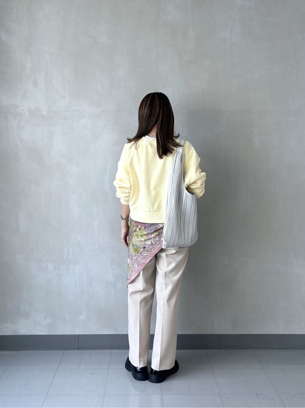 takaさんの「INDIVI｜Timeless｜ストレートフレアパンツ」を使ったコーディネート