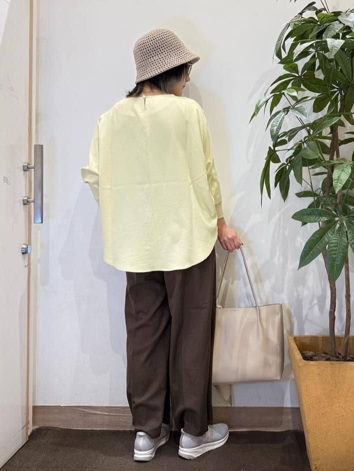 misakiさんの「SHOO･LA･RUE｜【洗濯機可/セットアップ可/UV/SS-LL】楽してきちんと きれい見えゆったりワイドパンツ」を使ったコーディネート