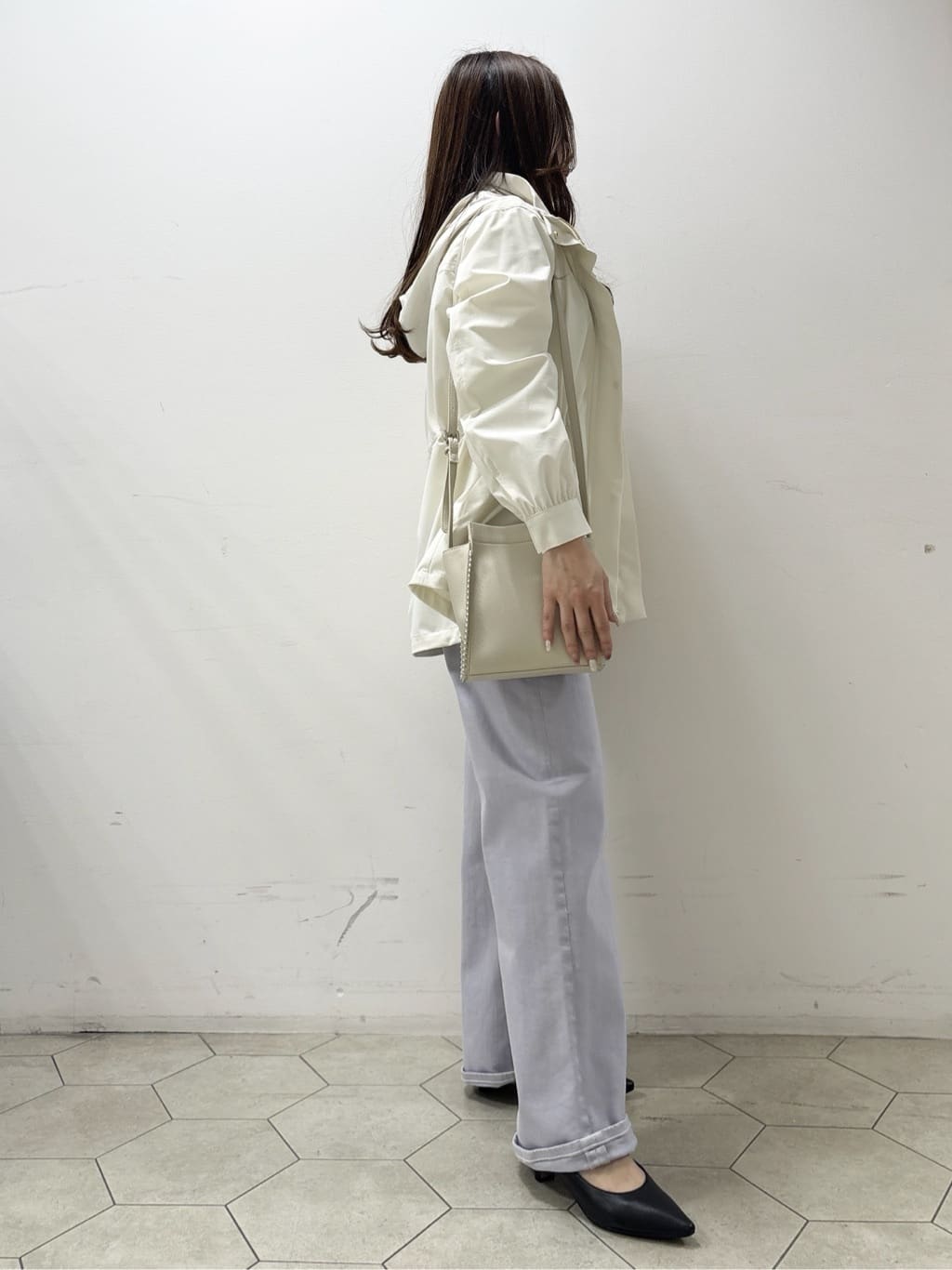 kahoさんの「INDIVI｜【撥水／フード取外し可】凹凸素材ブルゾン」を使ったコーディネート