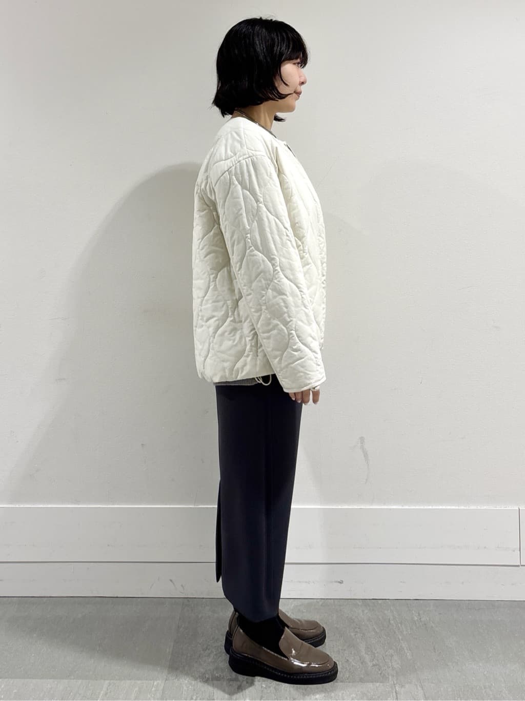 モエカさんの「UNTITLED｜【8色展開/体型カバー】魅せるタイムレスニット」を使ったコーディネート