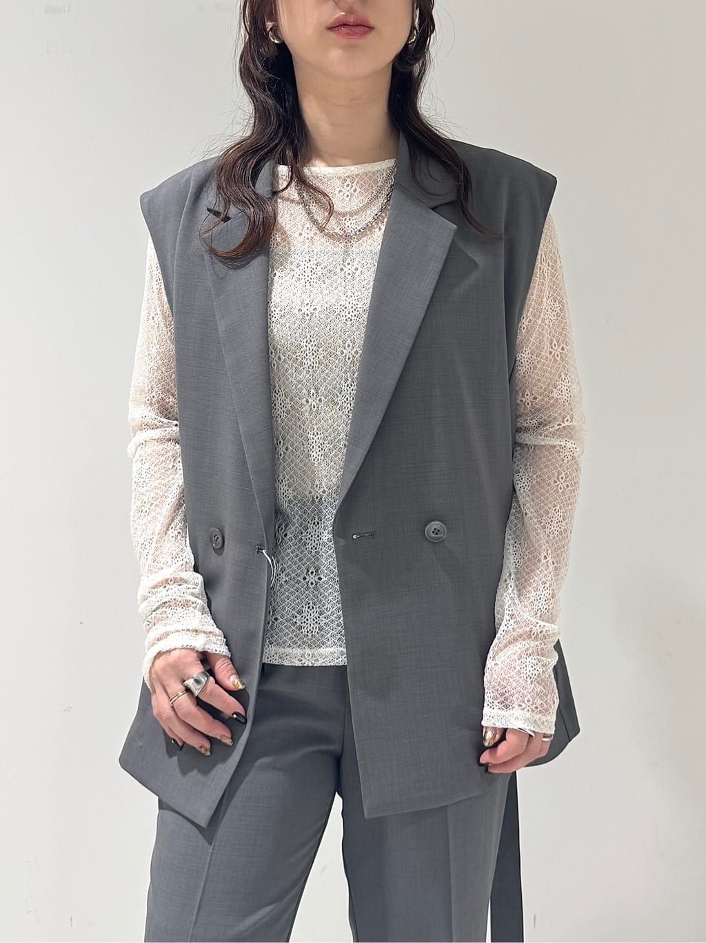 そんさんの「INDIVI｜Comfy SET UP｜ベルテッドジレ【セットアップ対応／通勤／カセット服／接触冷感／UVカット】」を使ったコーディネート