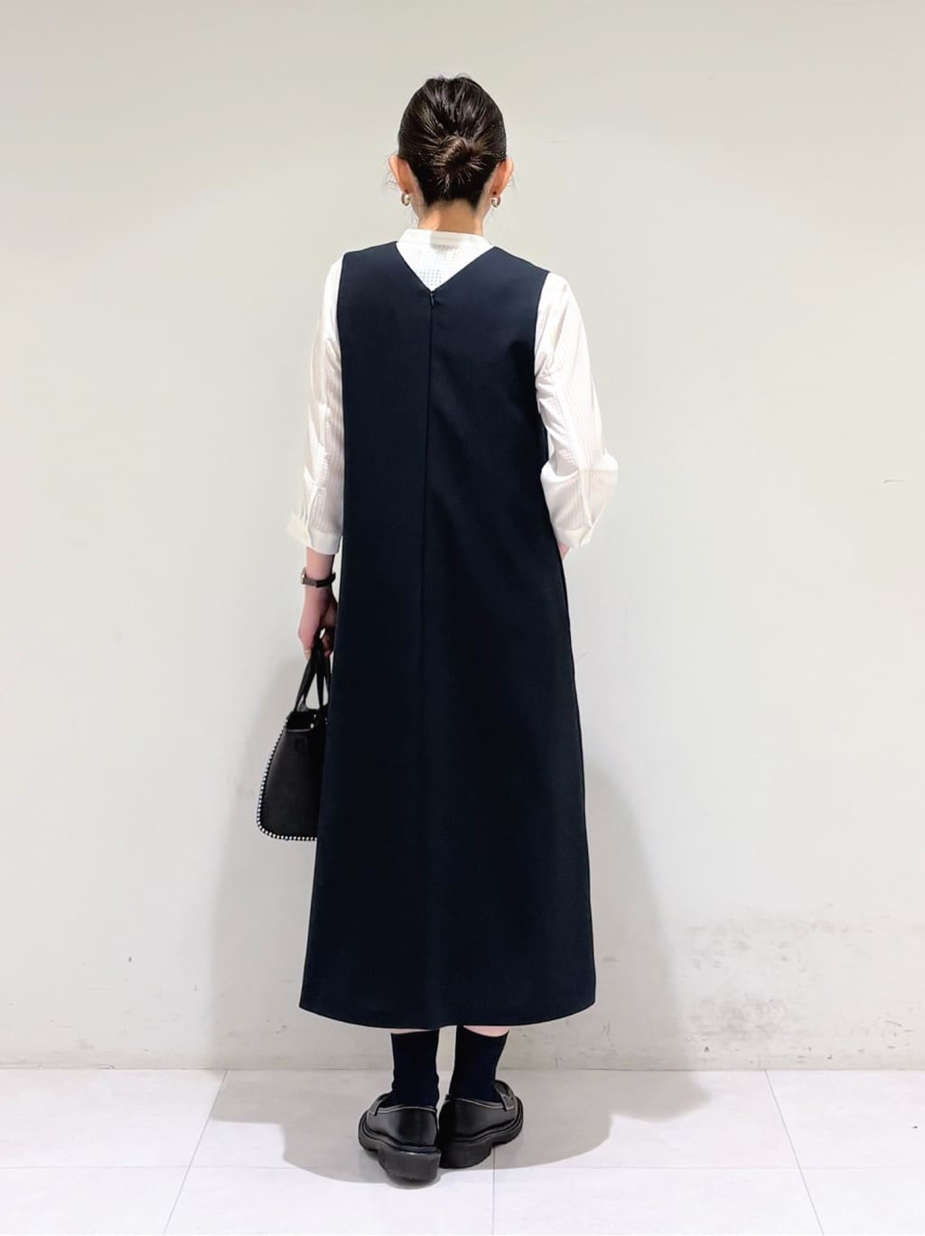 tsuyuさんの「INDIVI｜【洗える／SETUP可能】メタルボタンニットジャケット風カーディガン」を使ったコーディネート