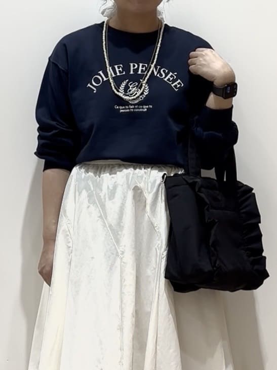 miraiさんの「grove｜軽やかに揺れて、旬のムードを纏う エスカルゴバルーンスカート」を使ったコーディネート
