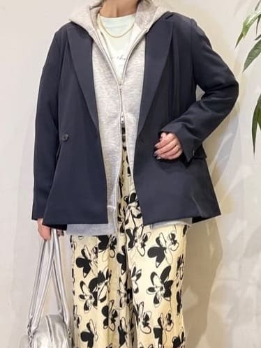 misakiさんの「SHOO･LA･RUE｜【洗濯機可/イージーケア/UV】オンオフ使える　ゆったりダブルジャケット」を使ったコーディネート