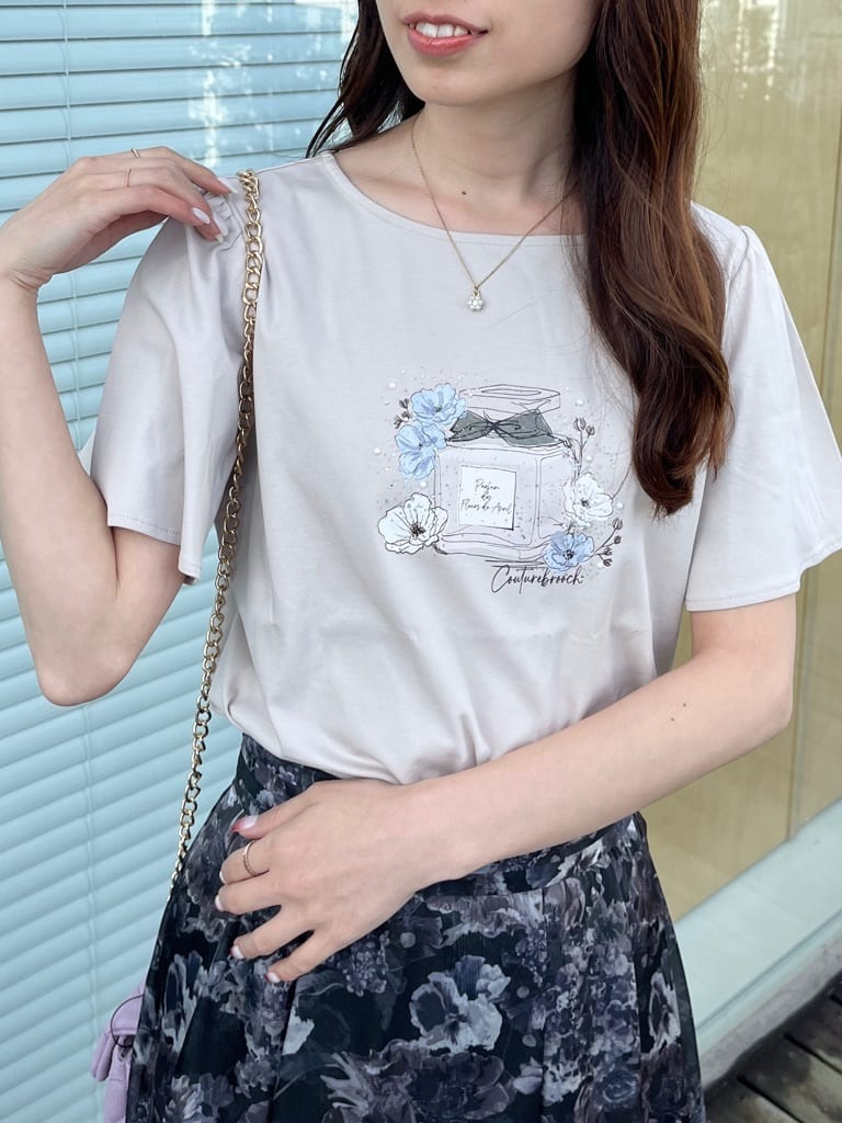 はばさんの「Couture brooch｜【接触冷感・UVカット】パフュームプリントTシャツ」を使ったコーディネート
