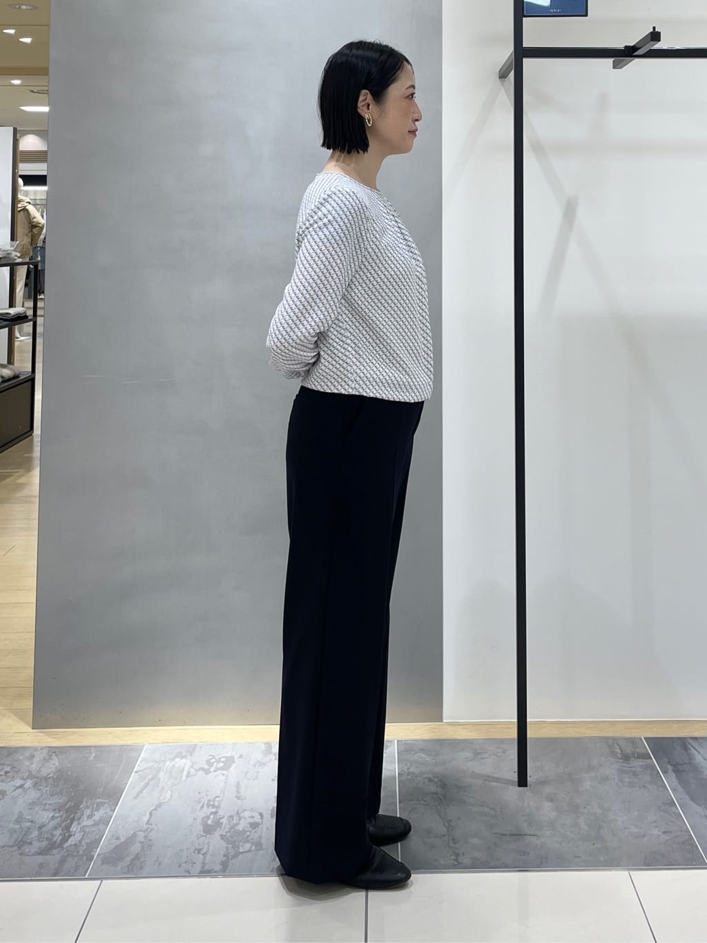 shihoさんの「INDIVI｜【通勤スーツ／洗える】ストレッチカラーレスジャケット」を使ったコーディネート