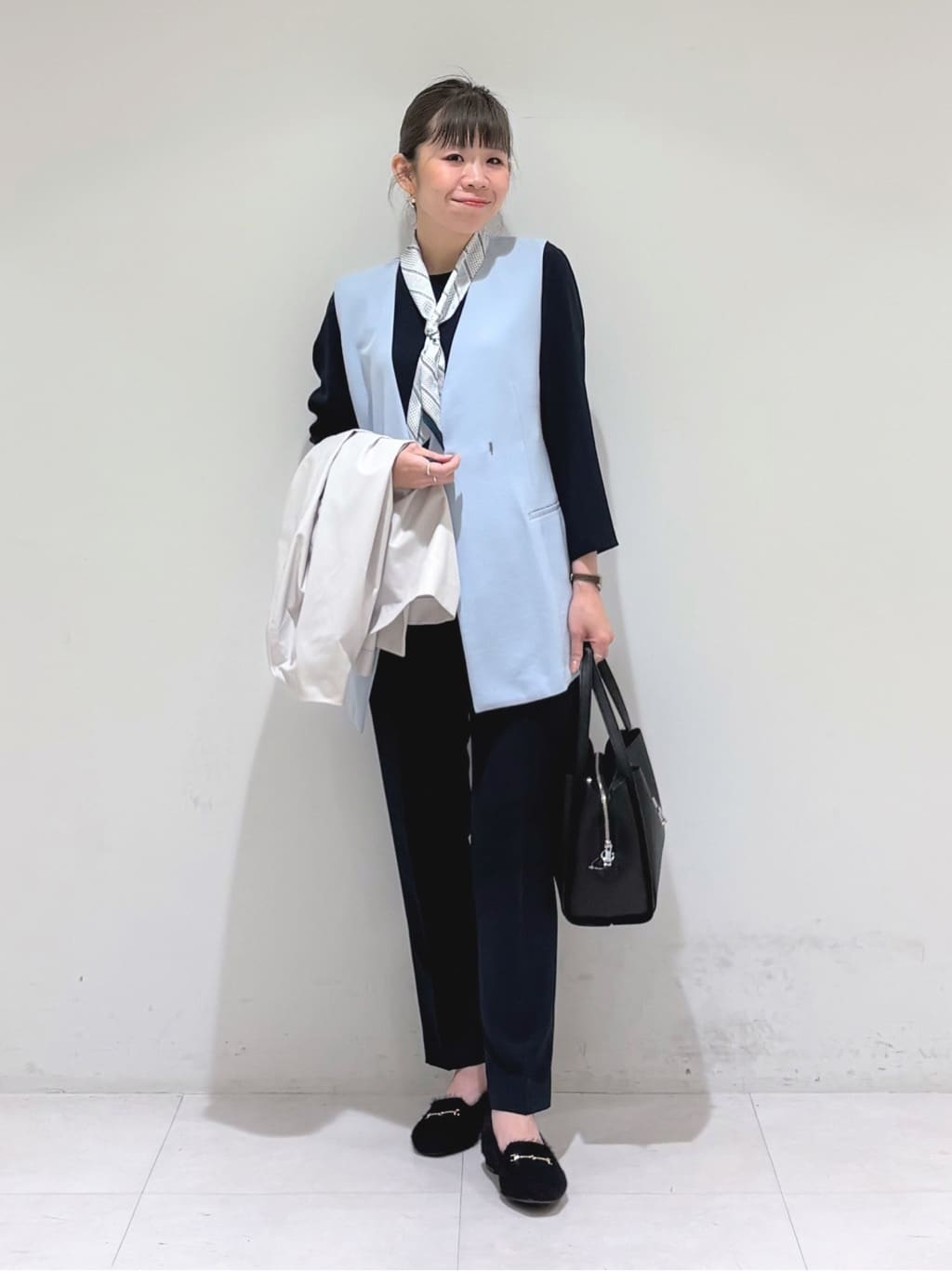 tsuyuさんの「INDIVI｜【2柄展開】柄デザインスカーフ」を使ったコーディネート