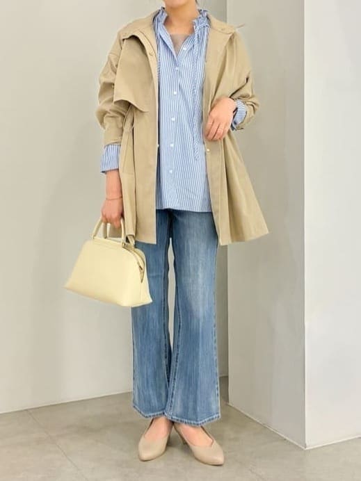 kanakoさんの「grove｜【撥水／シルエット2WAY】羽織るだけでサマになる、スタンドネックテントラインコート」を使ったコーディネート