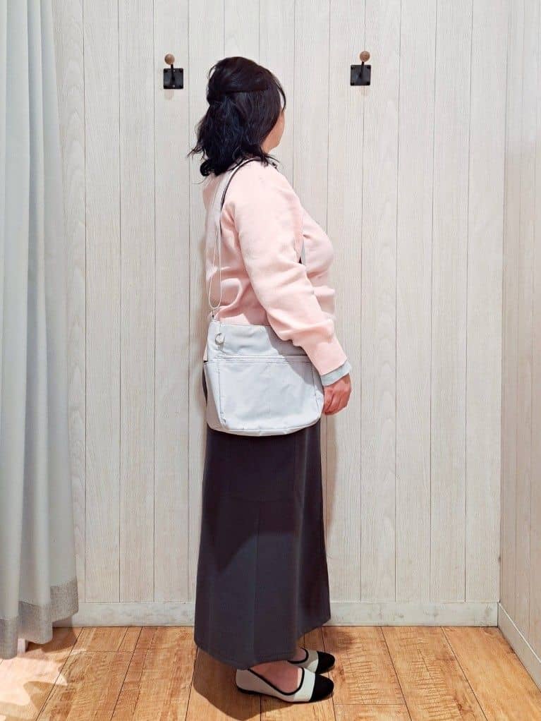 kotomiさんの「SHOO･LA･RUE｜【洗濯機可/S-LL/インしなくても着られる】1枚で決まる　レイヤード風スウェットライクニット」を使ったコーディネート