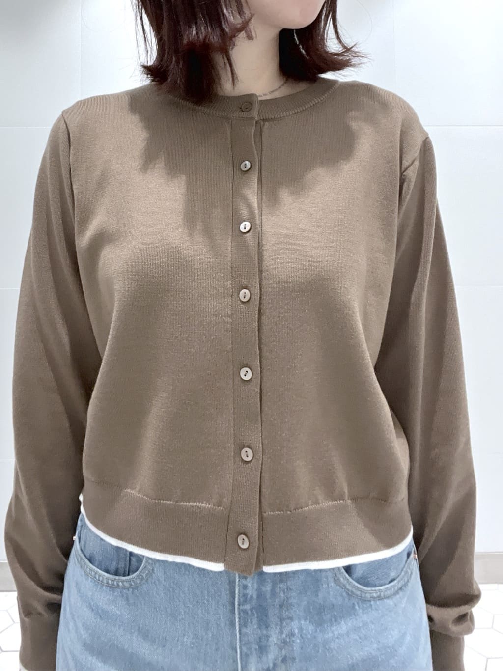 Makinoさんの「Dessin｜【2点セット・洗える】ニットカーディガン&times;ノースリーブワンピース」を使ったコーディネート