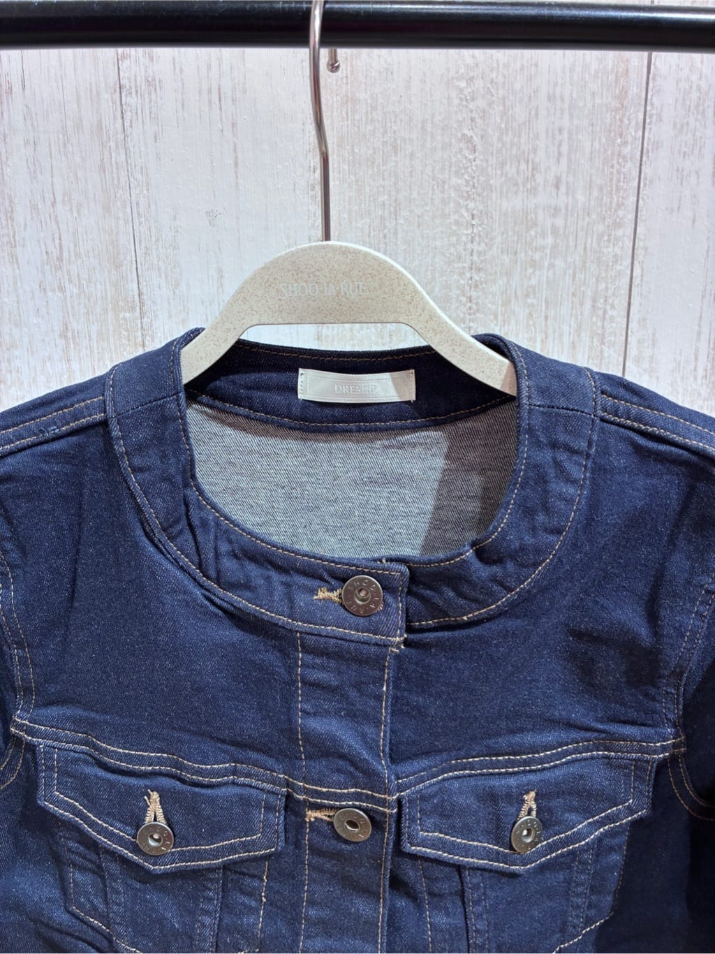 ひとみさんの「SHOO･LA･RUE｜【SHOO・LA・RUE DENIM/S-LL/高レビュー】大人のための ノーカラーデニムジャケット」を使ったコーディネート