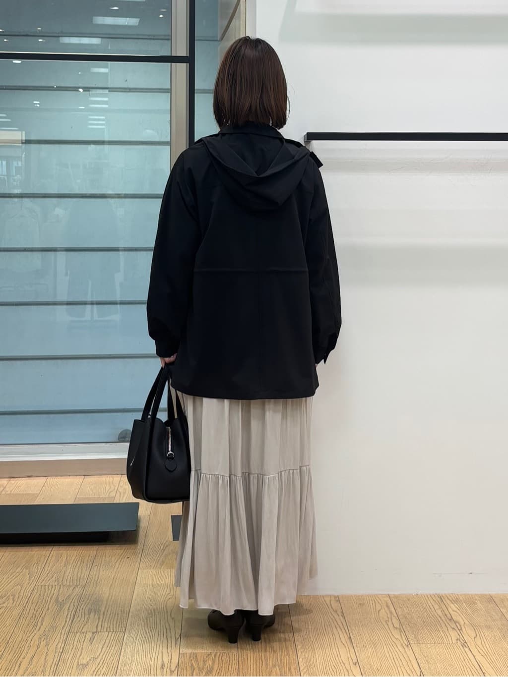 asamiさんの「INDIVI｜【洗える／前後2WAY／アンサンブル可能】ドルマンスリーブカーディガン」を使ったコーディネート