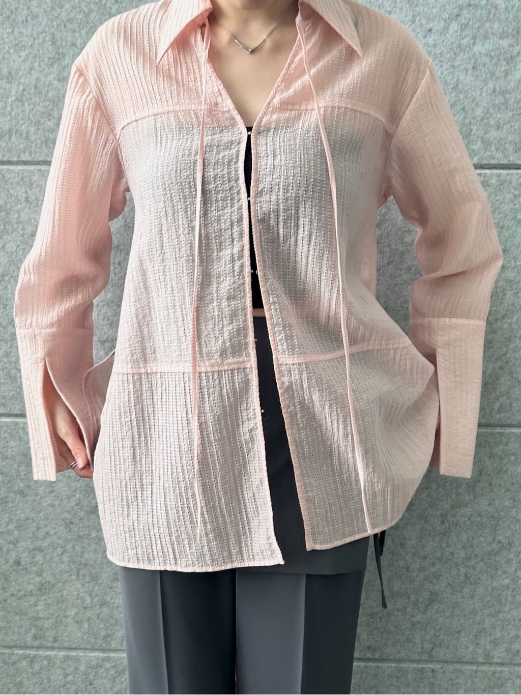honoka Aさんの「CODE A｜point neck ribbon shirts」を使ったコーディネート