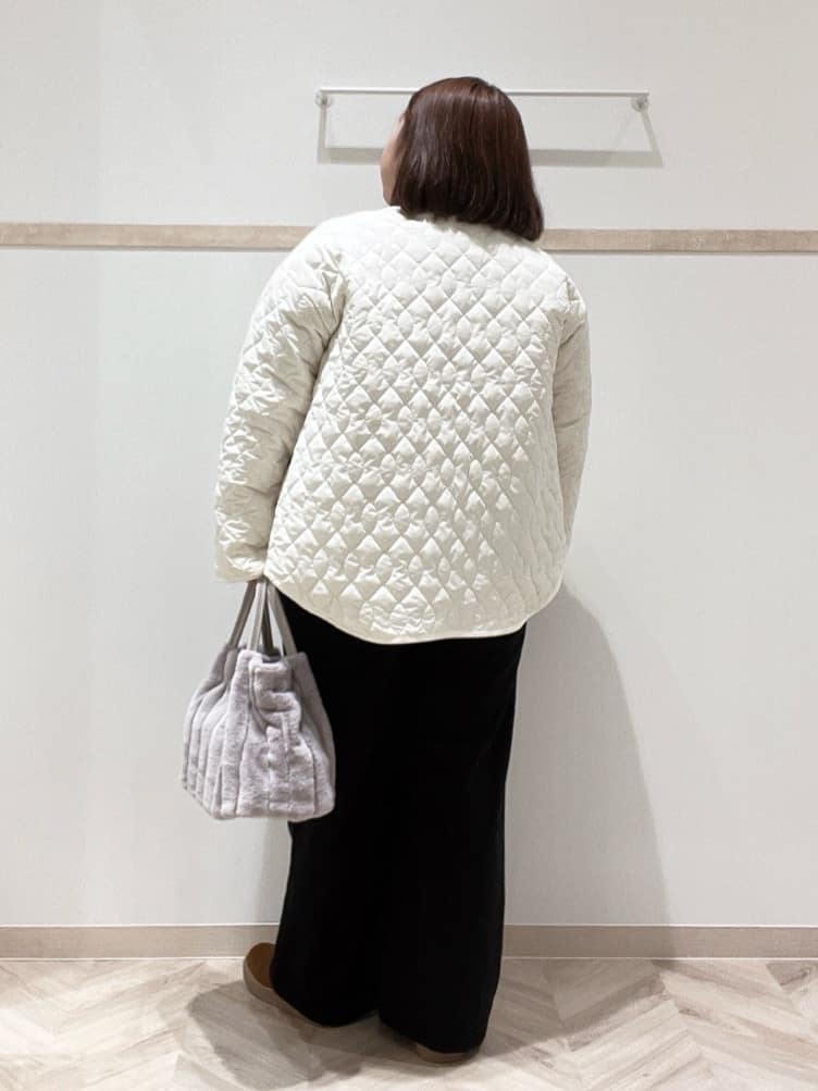 ゆめさんの「SHOO･LA･RUE｜【洗濯機可/S-LL/撥水】ゴールドパーツで上品に 大人が着たい ノーカラーキルトジャケット」を使ったコーディネート