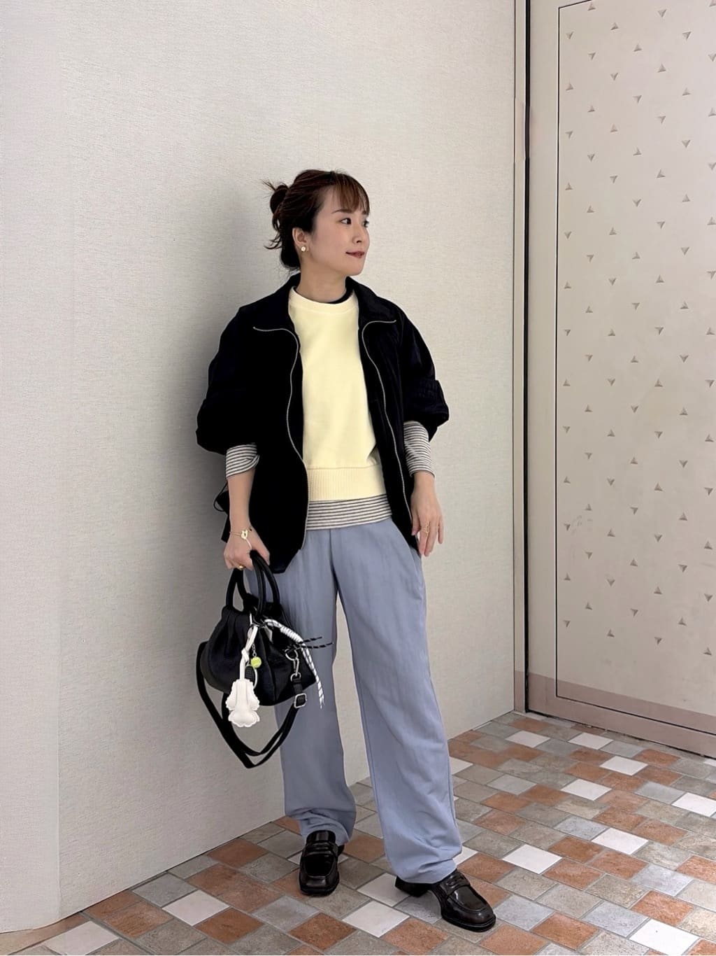 よねさんの「INDIVI｜シャーリングペプラムブルゾン」を使ったコーディネート
