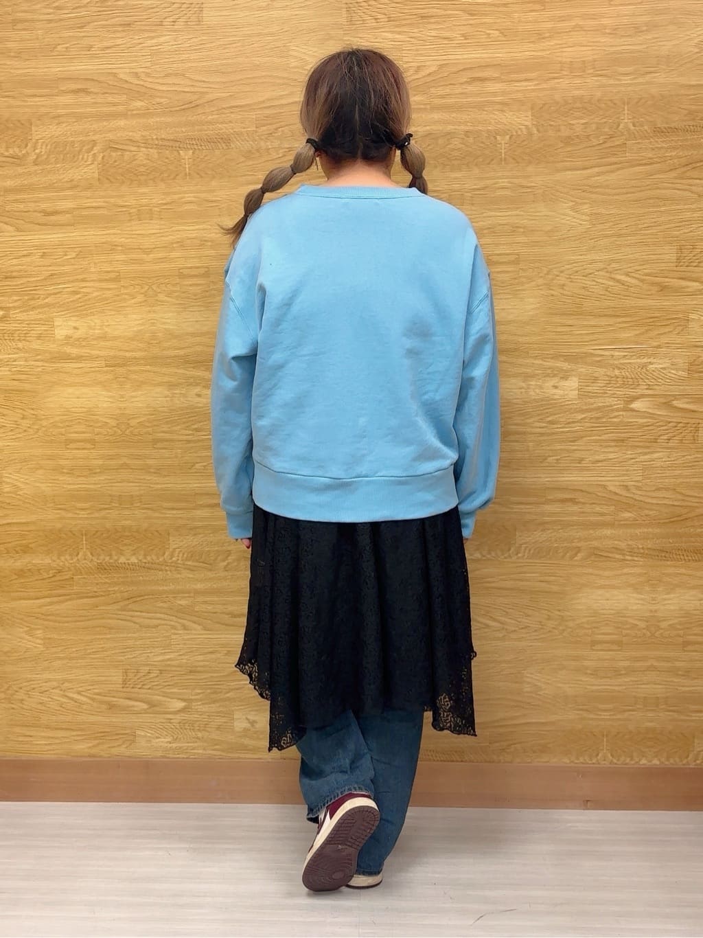 ぁむさんの「SHOO･LA･RUE｜【綿100%/洗濯機可/S-LL/選べる4柄】ゆるく決めたい日に プリントアソートスウェット」を使ったコーディネート