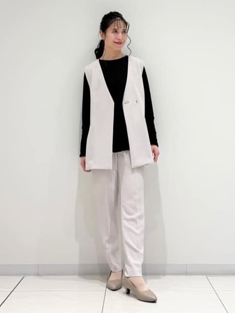 kayoさんの「INDIVI｜【洗える／レイヤードにおすすめ】シャーリングレース ロングTシャツ」を使ったコーディネート