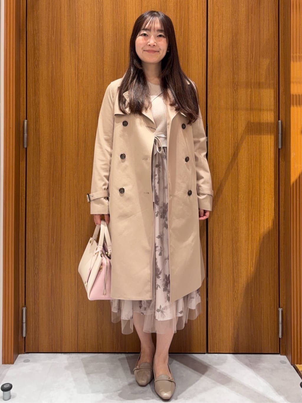 アスカさんの「index｜撥水トレンチコート【洗濯機OK／花粉対応】《XS～3L》」を使ったコーディネート