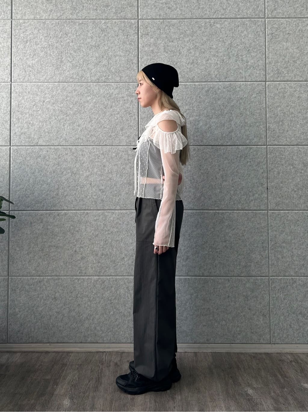 honoka Aさんの「CODE A｜tulle asymmetry blouse」を使ったコーディネート