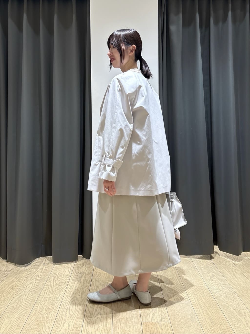 Yoshimiさんの「INDIVI｜【軽量／SETUP可能】ストレッチツイードジャケット」を使ったコーディネート