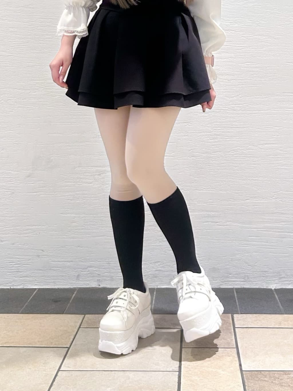 ゆうりさんの「ESPERANZA｜ラインストーンスタッズ厚底スニーカー」を使ったコーディネート