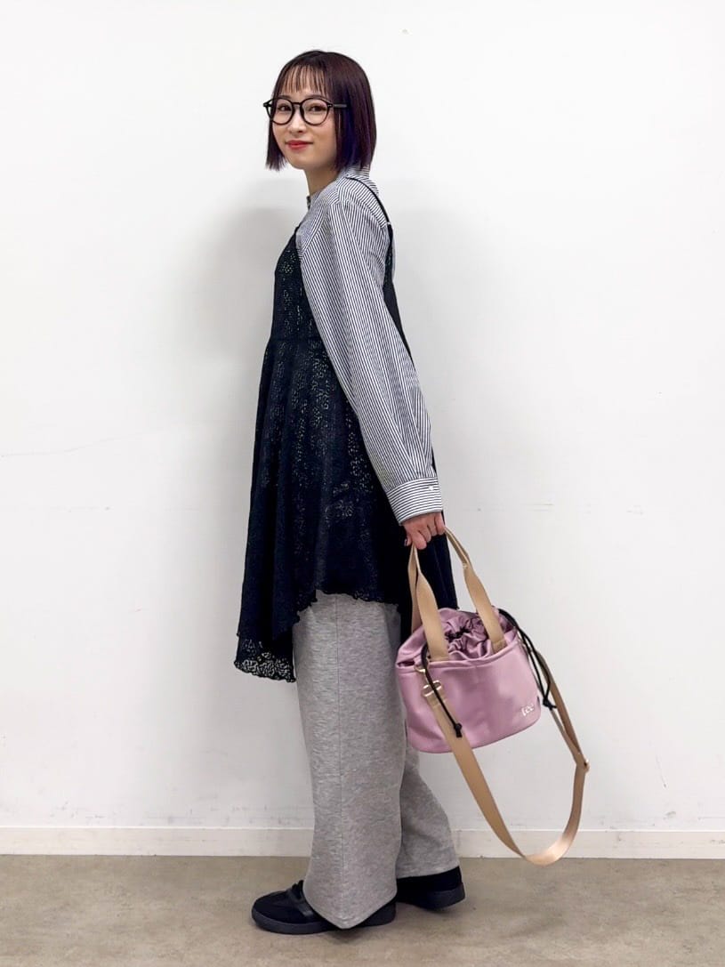 𝐜𝐡𝐢𝐤𝐚さんの「SHOO･LA･RUE｜【セットアップ可/S-LL/なめらかタッチ】こなれた着こなしに ダブルウエスト レイヤードパンツ」を使ったコーディネート