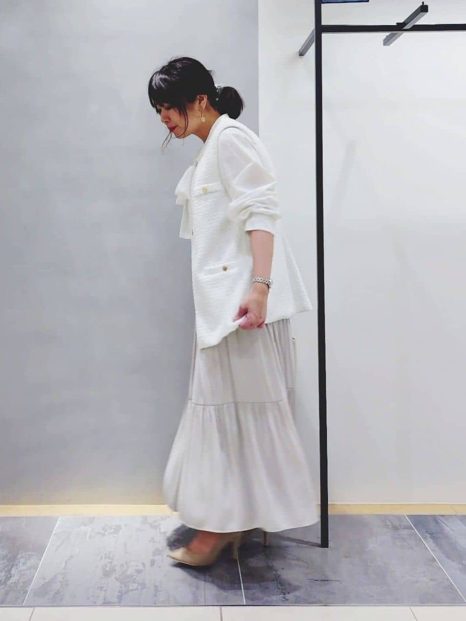 TOMOMIさんの「INDIVI｜【2点セット／洗える】ツイードジレ＆ボウタイブラウス」を使ったコーディネート