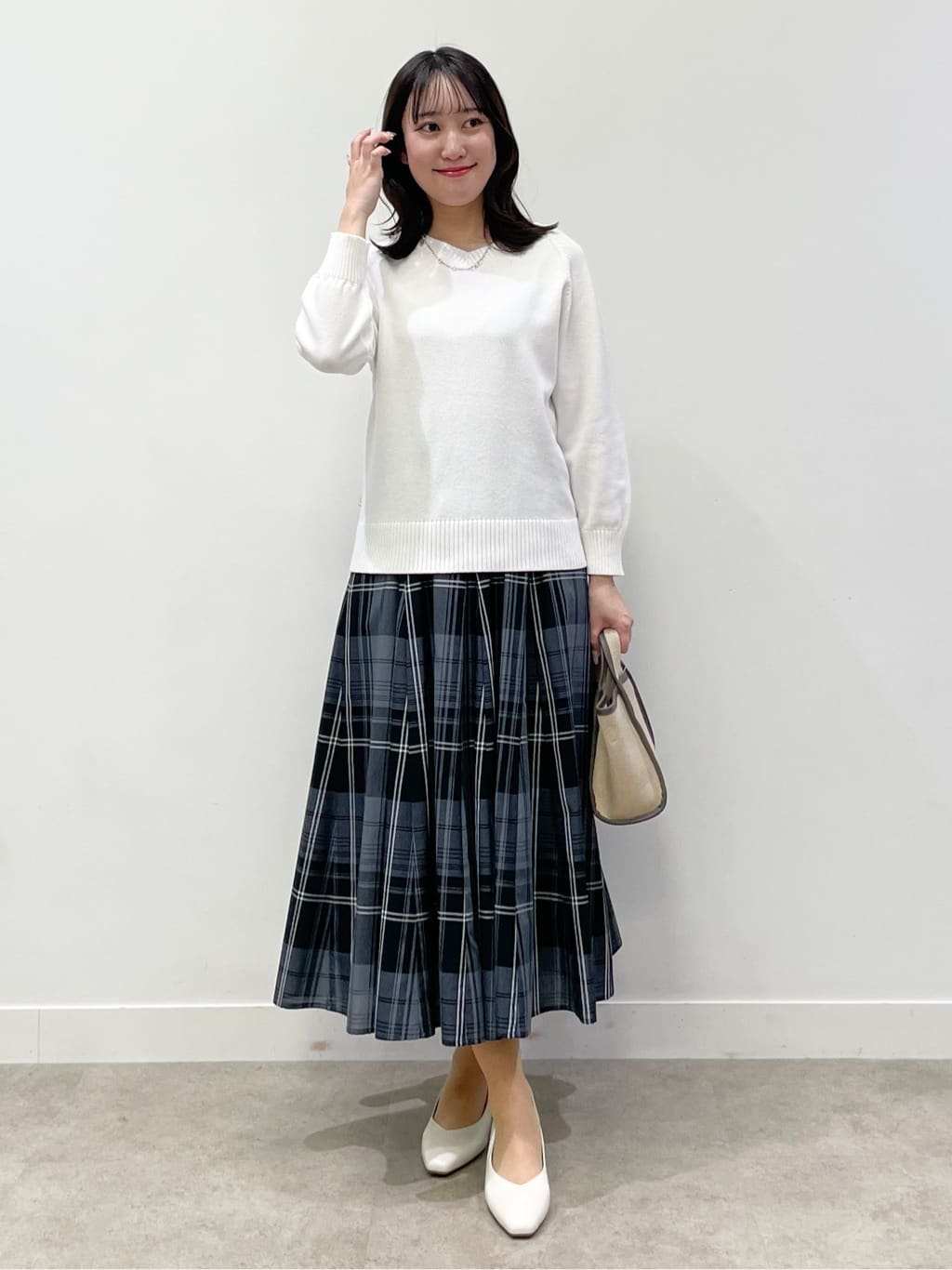 yukariさんの「Dessin｜【洗える】コットンVネックニット」を使ったコーディネート