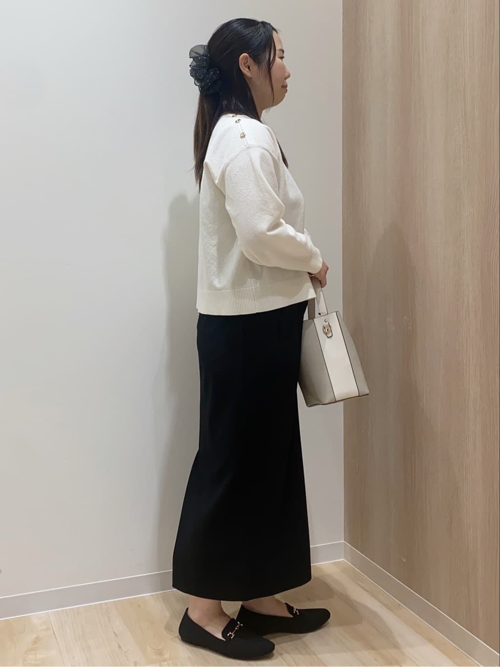HANAさんの「grove｜【おうちで洗える】顔周りすっきり、ボートネックニット」を使ったコーディネート