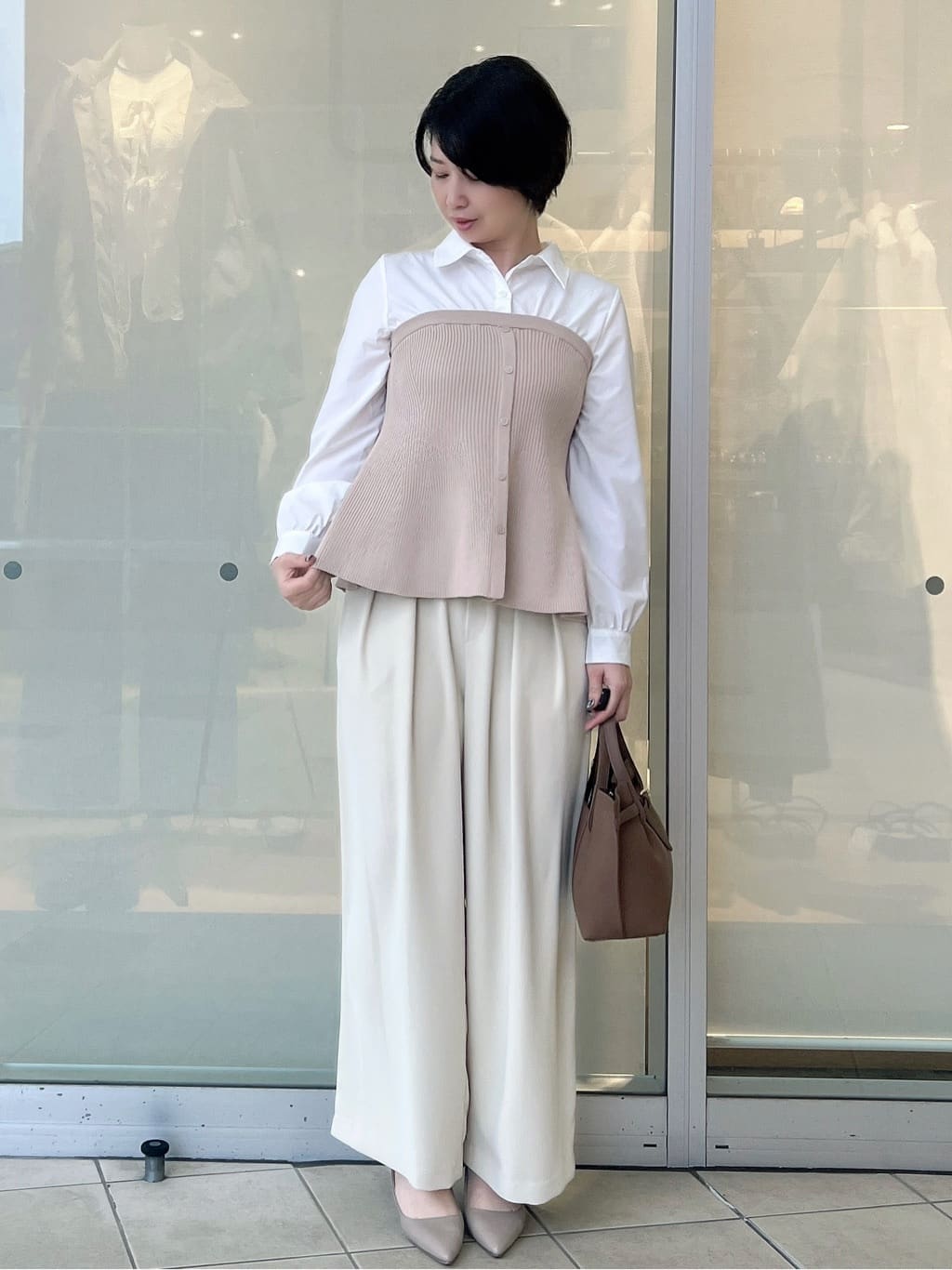 yo-koさんの「OPAQUE.CLIP｜シャツドッキングペプラムニット【洗濯機OK】」を使ったコーディネート