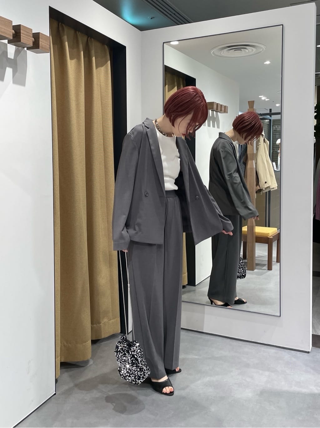 mikuさんの「INDIVI｜Comfy SET UP｜ダブルブレストイージージャケット【セットアップ対応／通勤／カセット服／接触」を使ったコーディネート