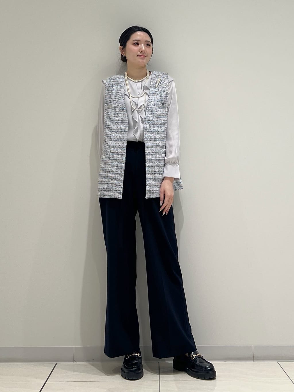 T.Kさんの「INDIVI｜【洗える】ラッフルサテンブラウス」を使ったコーディネート