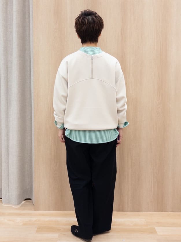 シュウコさんの「grove｜2WAYハーフジップスウェット」を使ったコーディネート