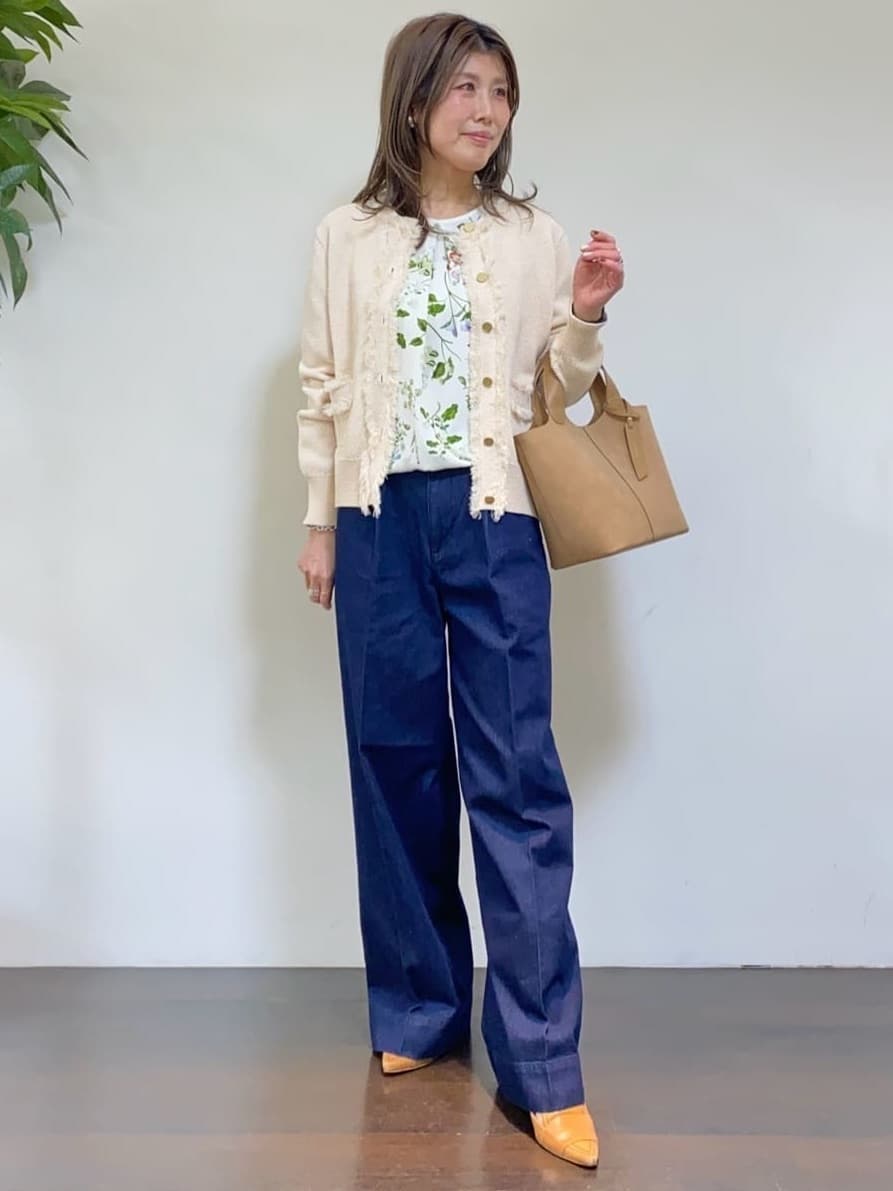 tomoさんの「UNTITLED｜◆【セットアップ可/ワイド】ライトウェイトデニムパンツ」を使ったコーディネート
