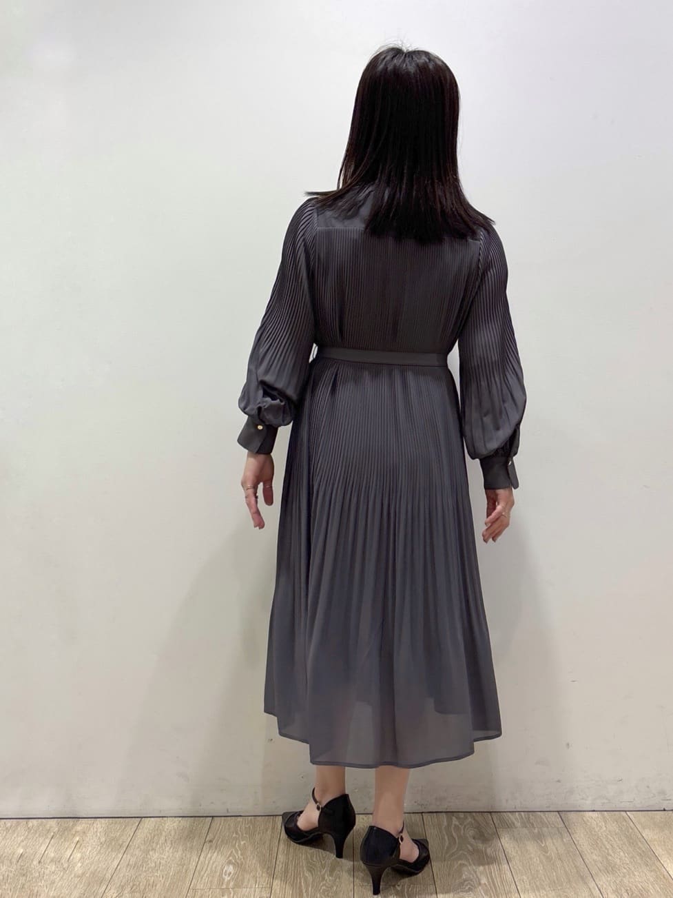mameさんの「index｜キャンディスリーブショートトレンチコート【洗濯機OK／撥水／防花粉】《5col》」を使ったコーディネート