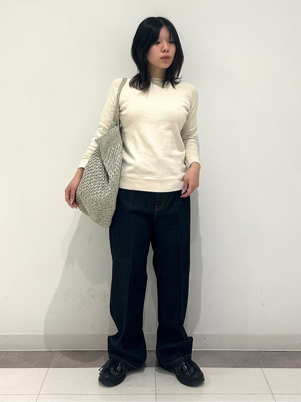 とりみさんの「DRESSTERIOR｜ラグランスリーブコットンプルオーバー」を使ったコーディネート