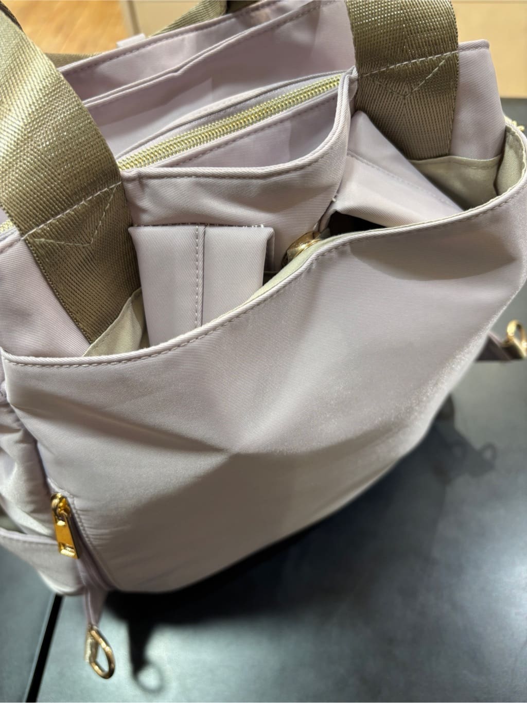 yamaさんの「SHOO･LA･RUE｜【撥水／2WAY】トートにもなる低反発ベルトの3層リュック」を使ったコーディネート