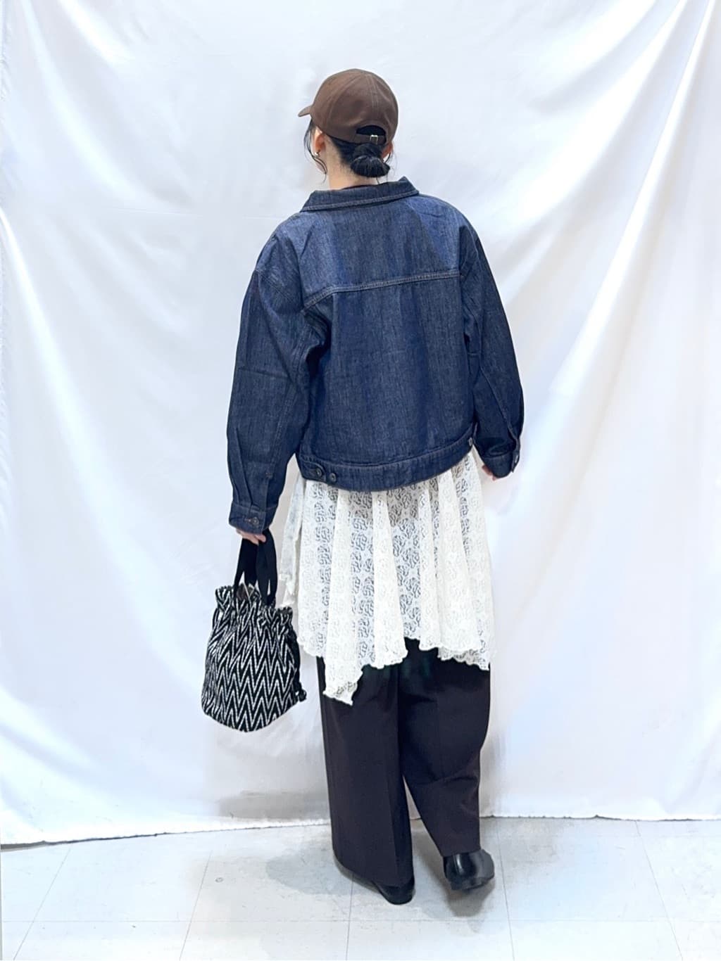𝐇𝐢𝐫𝐨𝐦𝐢さんの「SHOO･LA･RUE｜【前後2WAYネック】レイヤードスタイルにおすすめ レースキャミチュニック」を使ったコーディネート