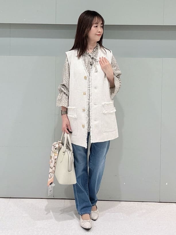 makiさんの「UNTITLED｜【オンオフ使える】スラブツイード ジレ」を使ったコーディネート