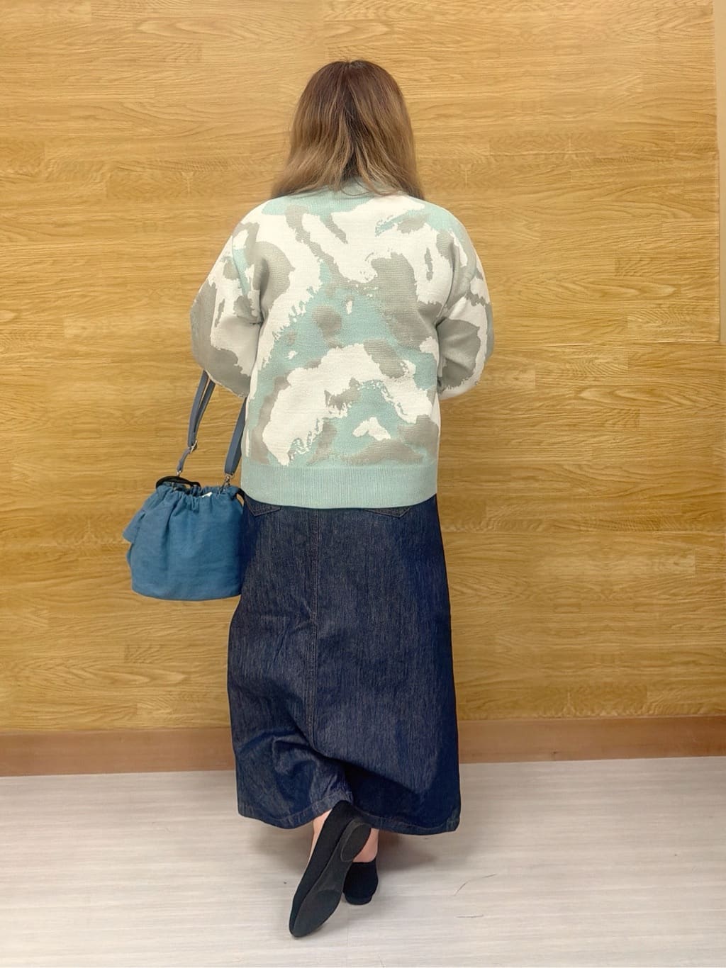 ぁむさんの「SHOO･LA･RUE｜【洗濯機可/S-LL】1枚で華やかに ラメ入りニュアンス柄ニット」を使ったコーディネート