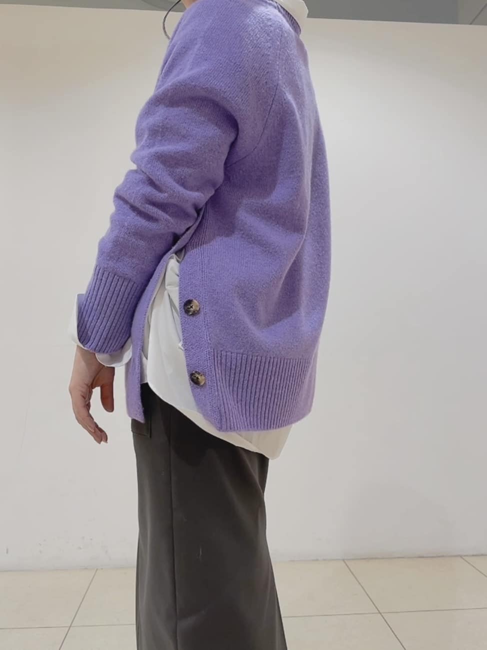 watanabeさんの「UNTITLED｜【重ね着もおすすめ/洗える】ウールカシミヤ クルーネックニット」を使ったコーディネート