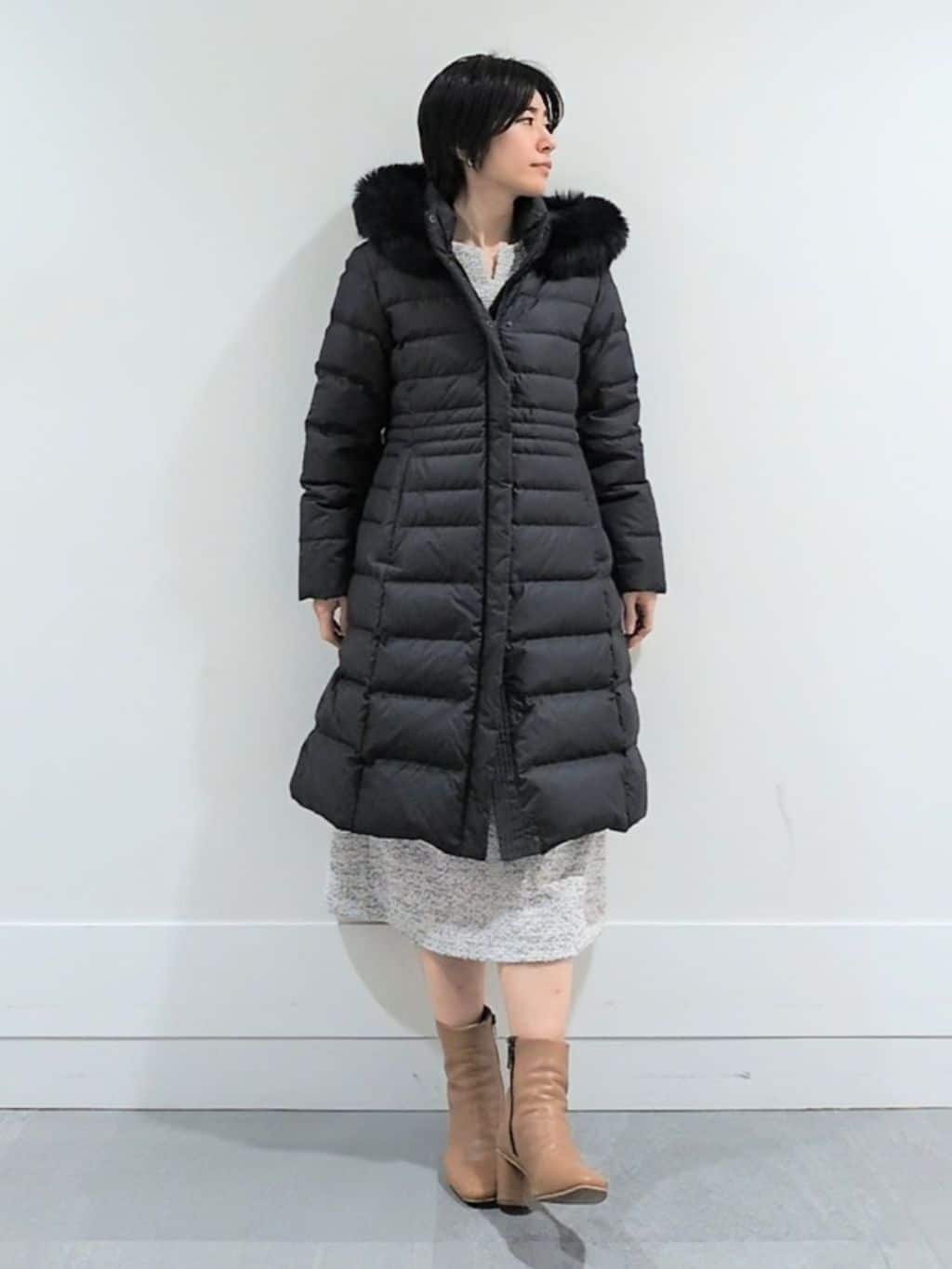 ミズタさんの「UNTITLED｜【はっ水機能/フード取り外し可/防寒】ロングダウンコート」を使ったコーディネート
