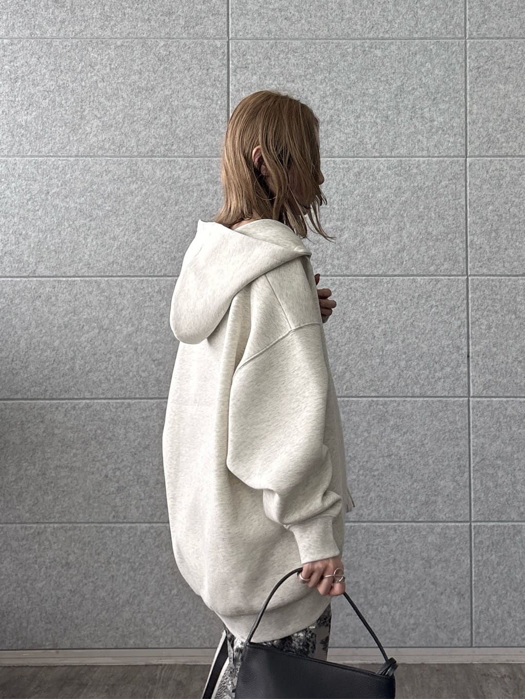 kotakiさんの「INDIVI｜エアーダンボールパーカー」を使ったコーディネート