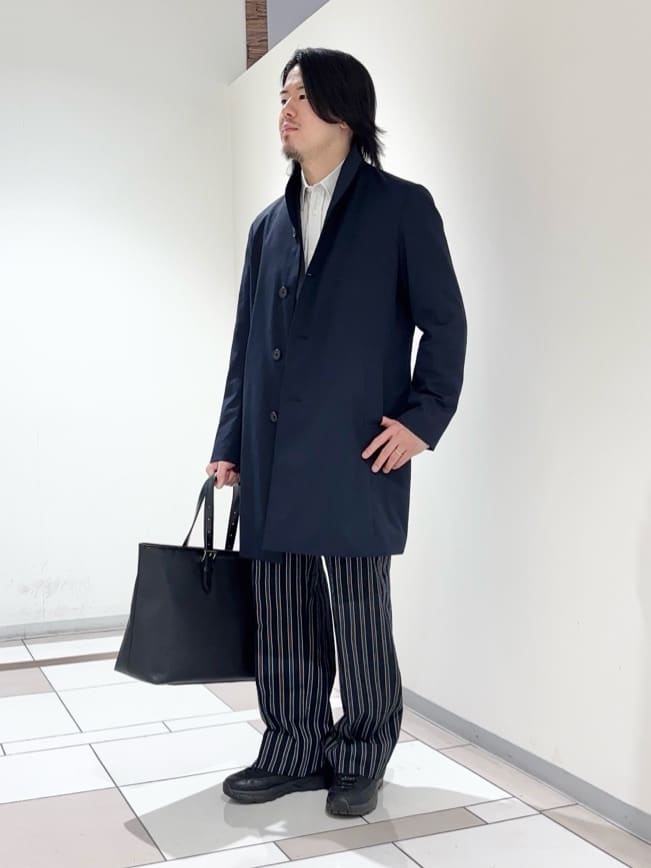 及川さんの「TAKEO KIKUCHI｜撥水ツイル スタンドカラー コート」を使ったコーディネート