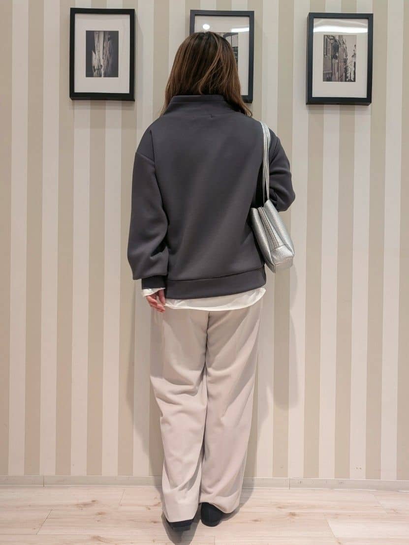 otaさんの「SHOO･LA･RUE｜もちさらなめらかタッチ 大人が楽を叶える、パーカ風トップス」を使ったコーディネート