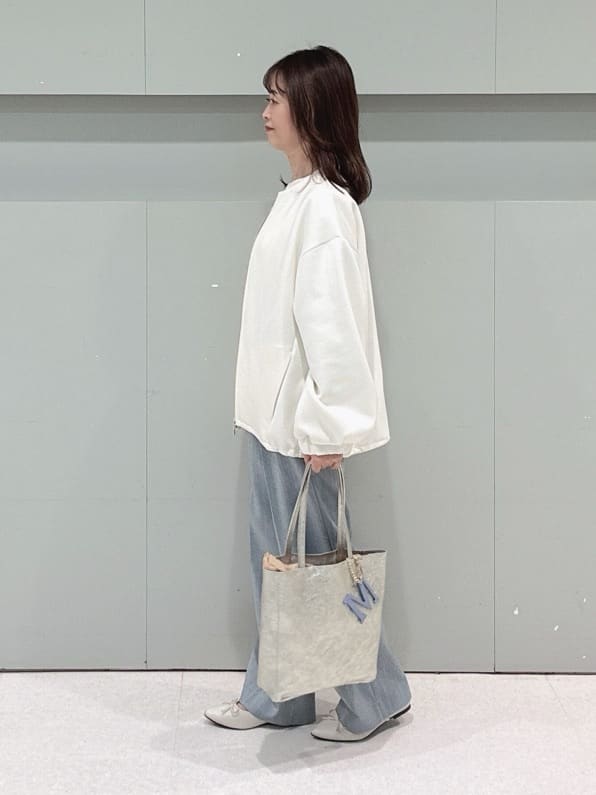 makiさんの「UNTITLED｜【花柄/洗える】ボタニカルブラウス」を使ったコーディネート