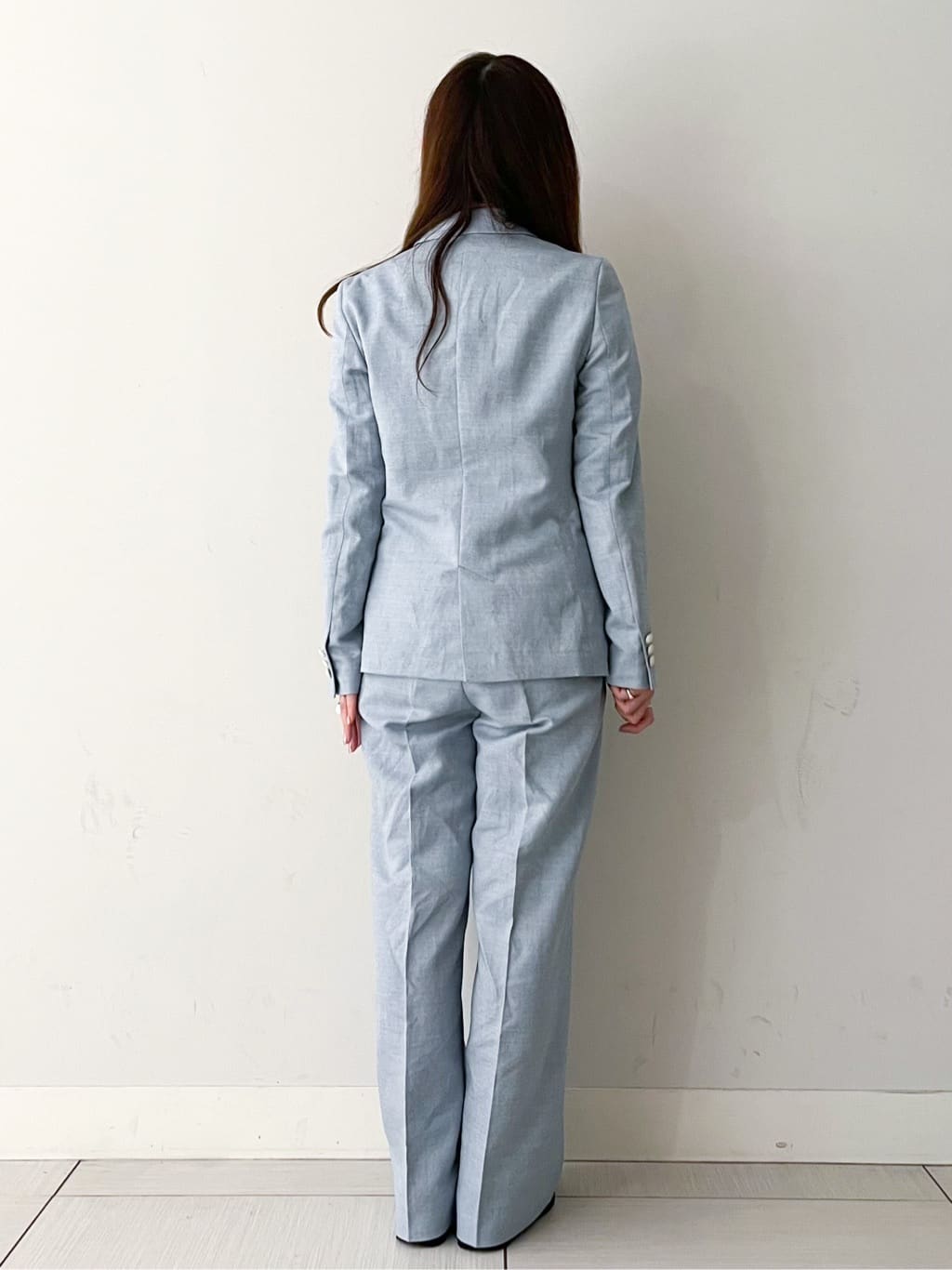 じゅんさんの「DRESSTERIOR｜◆【セットアップ可/ウォッシャブル】リネンブレンドワイドパンツ」を使ったコーディネート