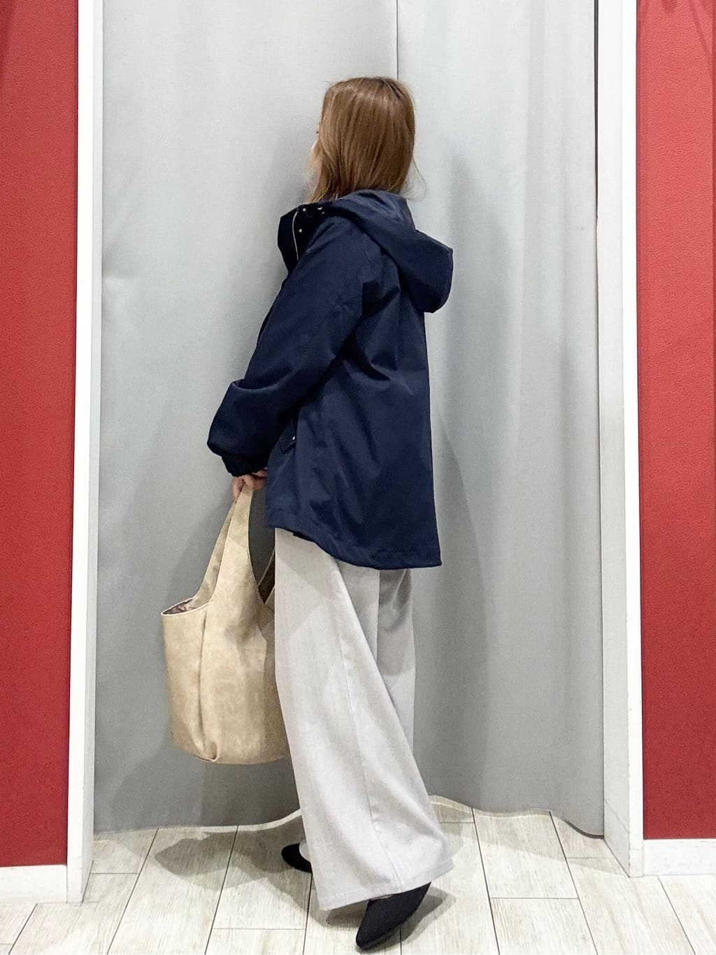 shioさんの「SHOO･LA･RUE｜【UV/抗菌防臭/洗濯機可】小さめロゴの大人スムースロンT」を使ったコーディネート