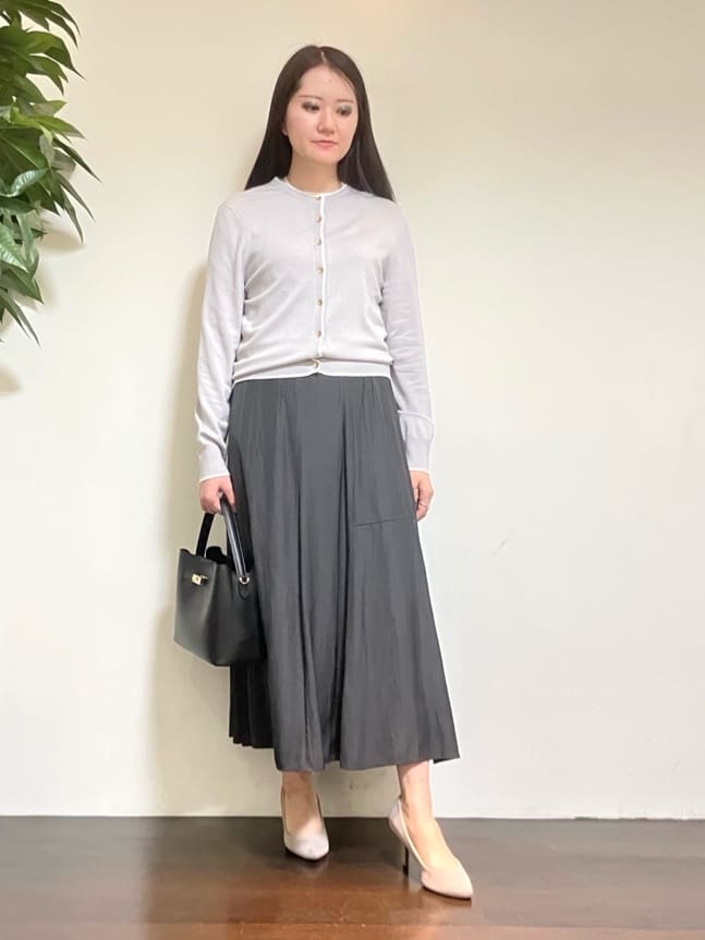 カレンさんの「UNTITLED｜【アンサンブル可/洗える】ウォームスパン カーディガン」を使ったコーディネート
